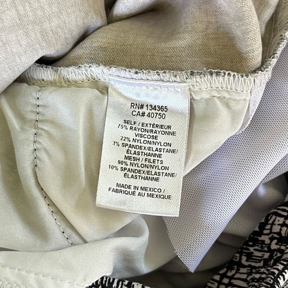 Marla Wynne Skinny Pants Womens Size 8 Black White Print Tummy Control Pull On - Picture 7 of 7